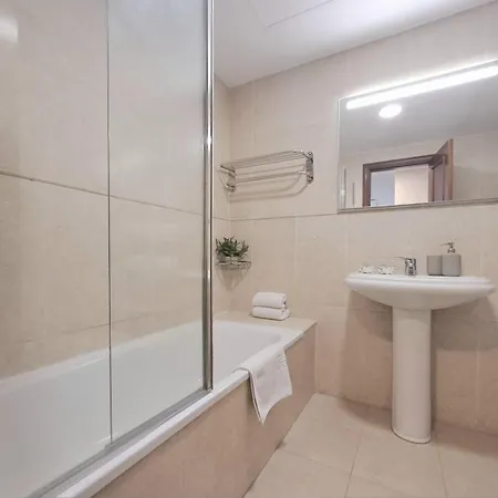 Noctua 020 Centro 3 * אסטפונה